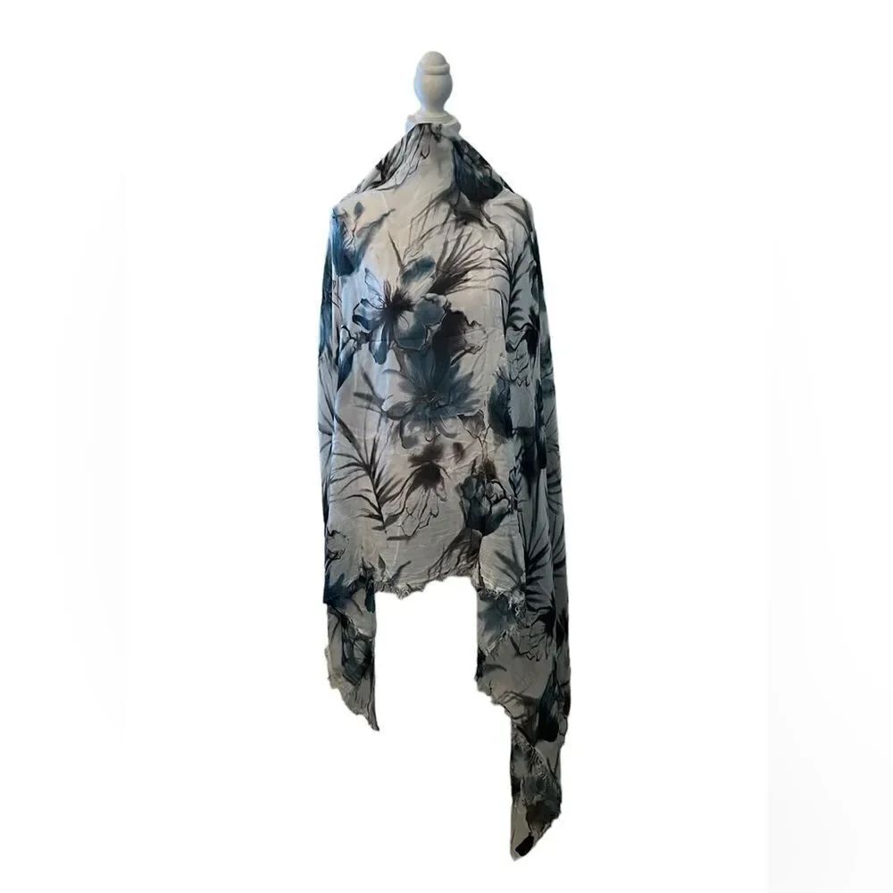Nardi&Tagliaferri white&blue flower print scarf wrap sarong approx 70” long EUC